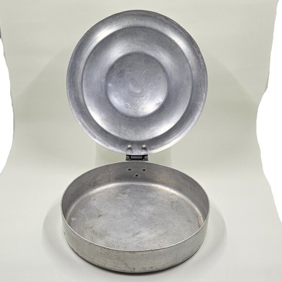 Vintage Aluminum Space Age Silent Butler - Picture 6 of 7